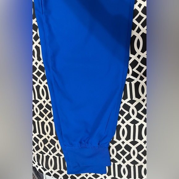 Med Couture Srubs Set - Picture 13 of 13